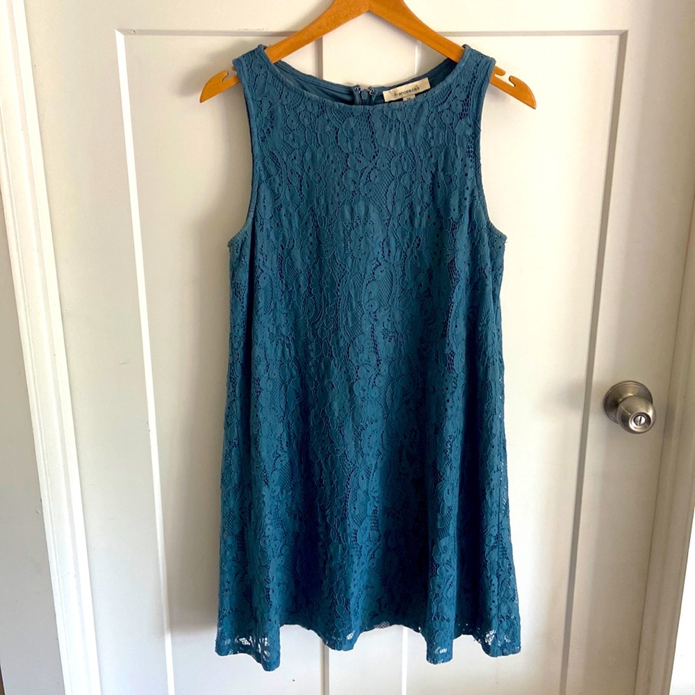 Francesca’s blue lace shift dress